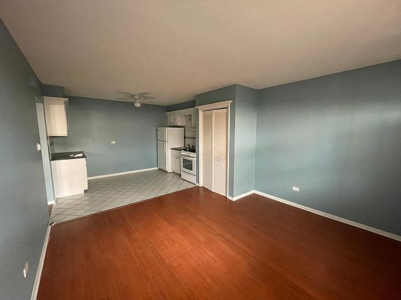 2nd image of 2132 N Harlem Ave APT 5
