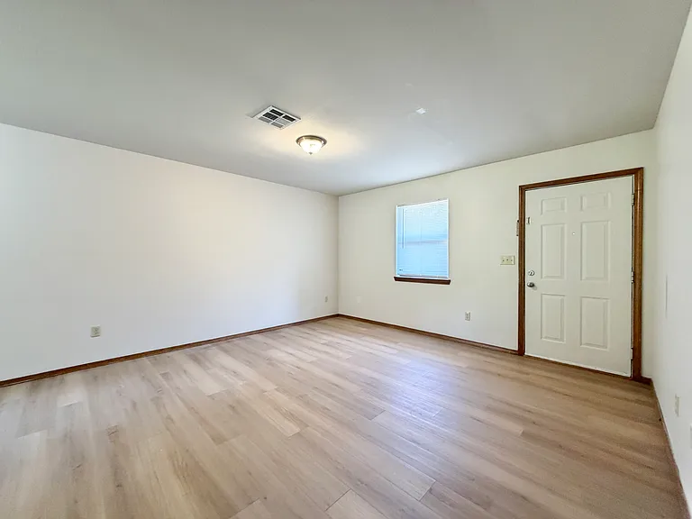 385 S Teehee Dr #1 — Photo 5