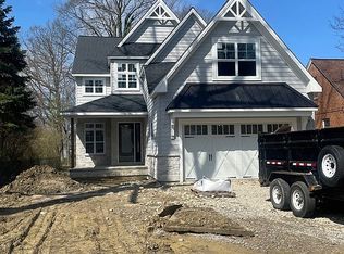 600 Glen Park Dr, Bay Village, OH 44140