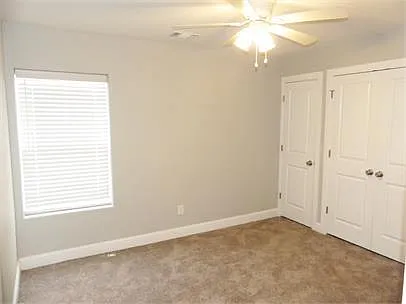 608 E College St #610 — Photo 21