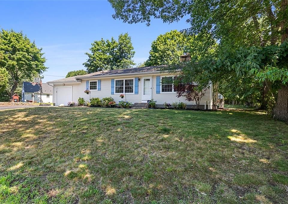 1st image of 8 Gadoury Ave