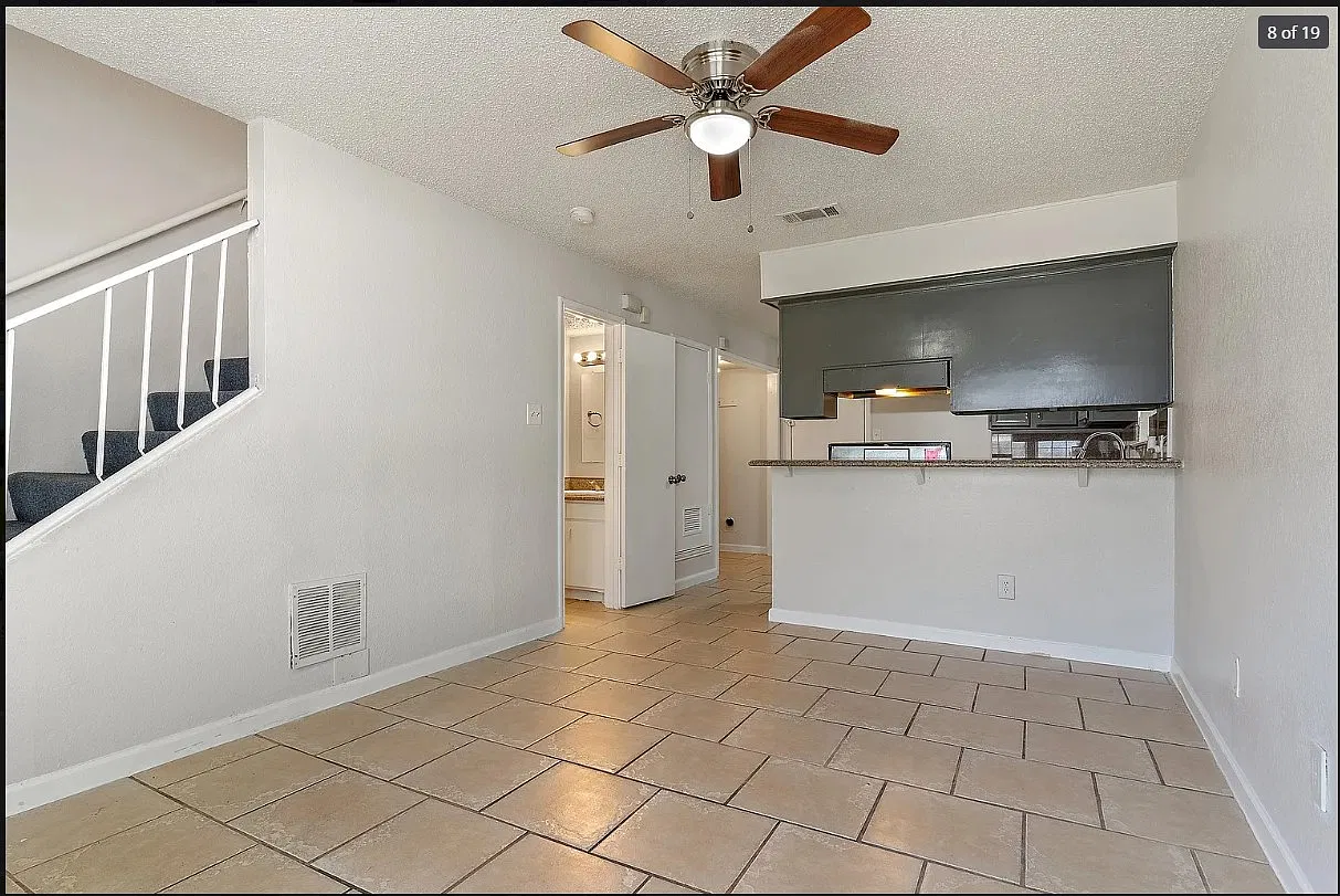 2 bed, 1.5 bath, 780 sqft, $1,300 — Photo 3
