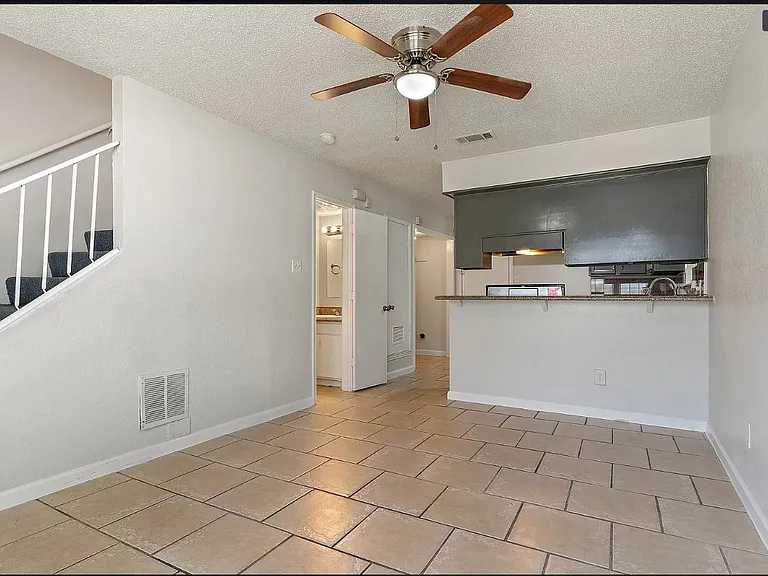 4939 Miller Ave #4939 — Photo 3