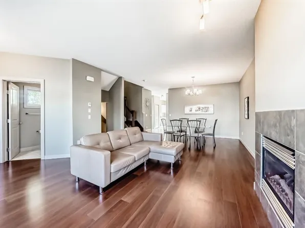 12 NW Cougar Ridge Lndg SW, Calgary, AB T3H 0X8