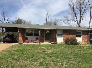 11933 Longmont Dr, Maryland Heights, MO