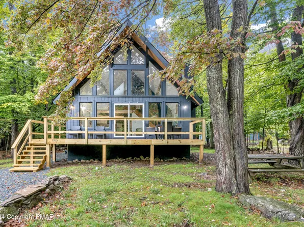 1389 Maywood Dr, Tobyhanna, PA 18466