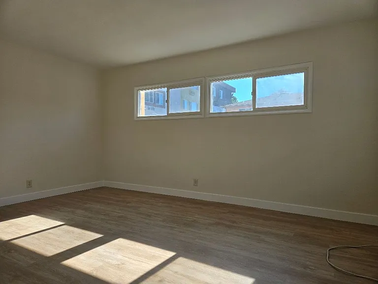 15904 Sherman Way #3 — Photo 5