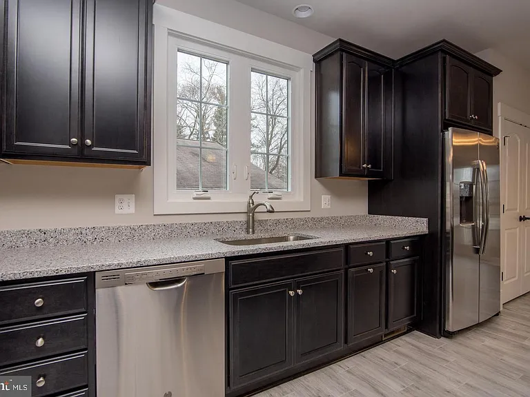 6928 Regent Ln — Photo 20