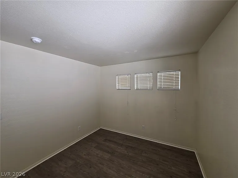 8008 Dover Shores Ave — Photo 24