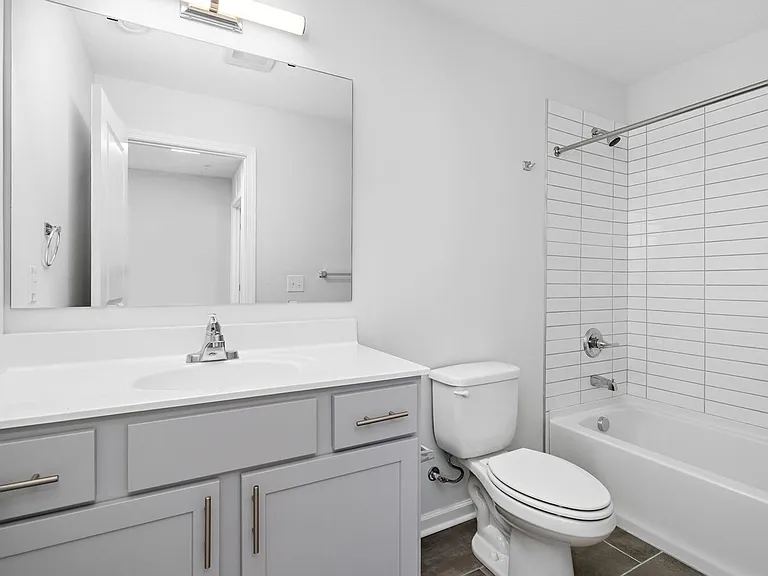 1721 Lagoon Avenue — Photo 8