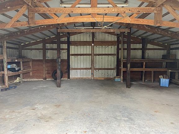 3rd image of 545 Beech St