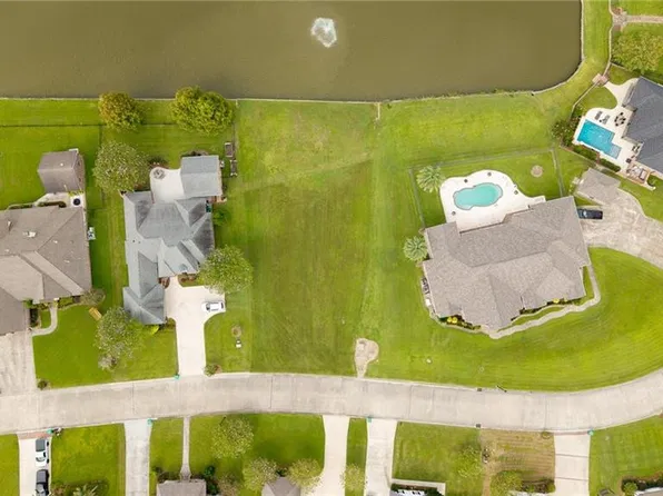 2887 Sugar Lakes Ln, Paulina, LA 70763