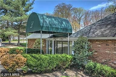 5th image of 3961 Lyndhurst Dr APT 102