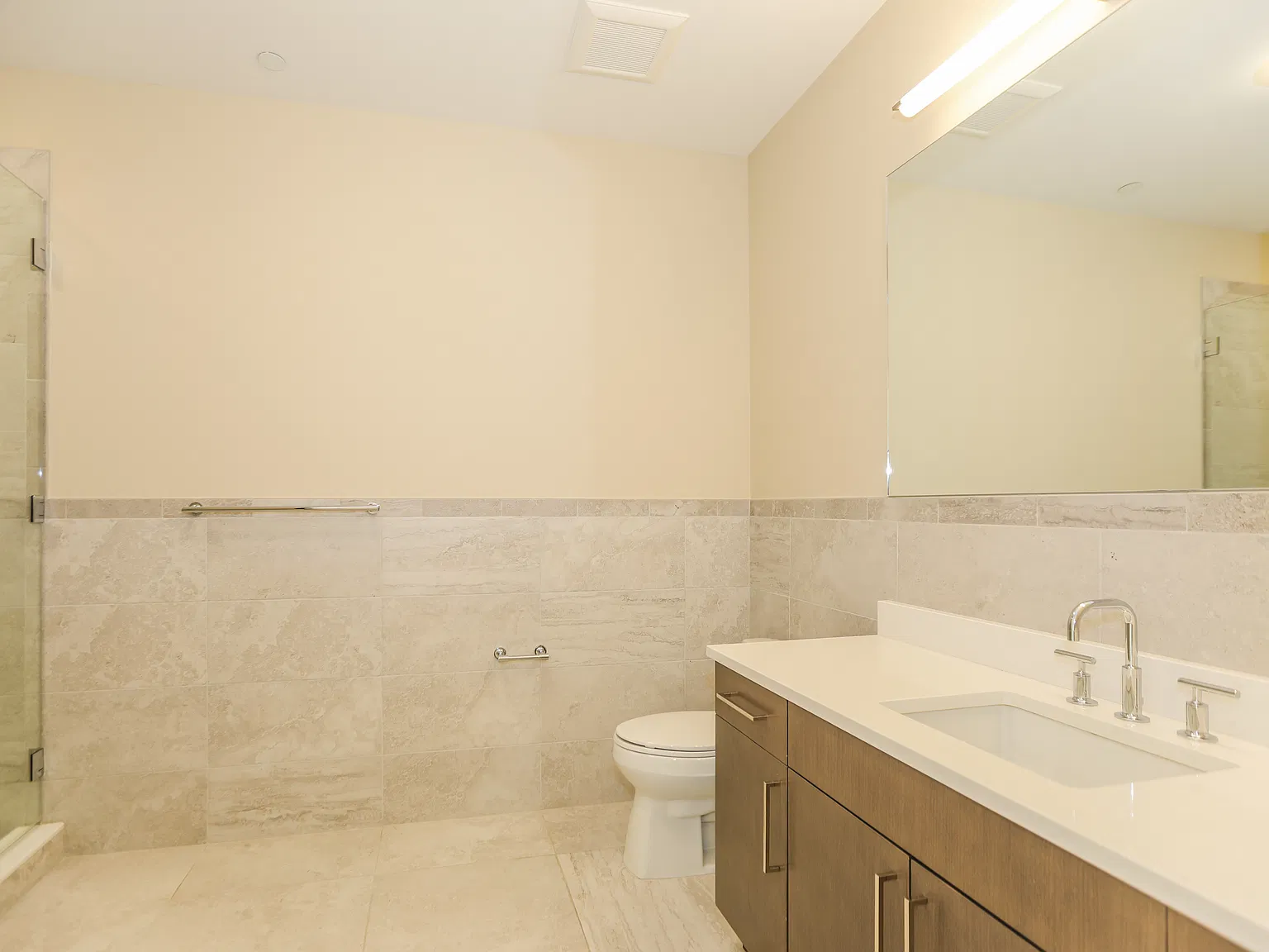 1 bed, 745 sqft, $3,700 — Photo 4