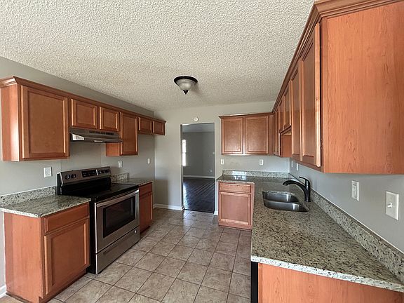 5th image of 740 Birthstone Ave