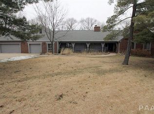 701 W Beechwood Ct, Peoria, IL
