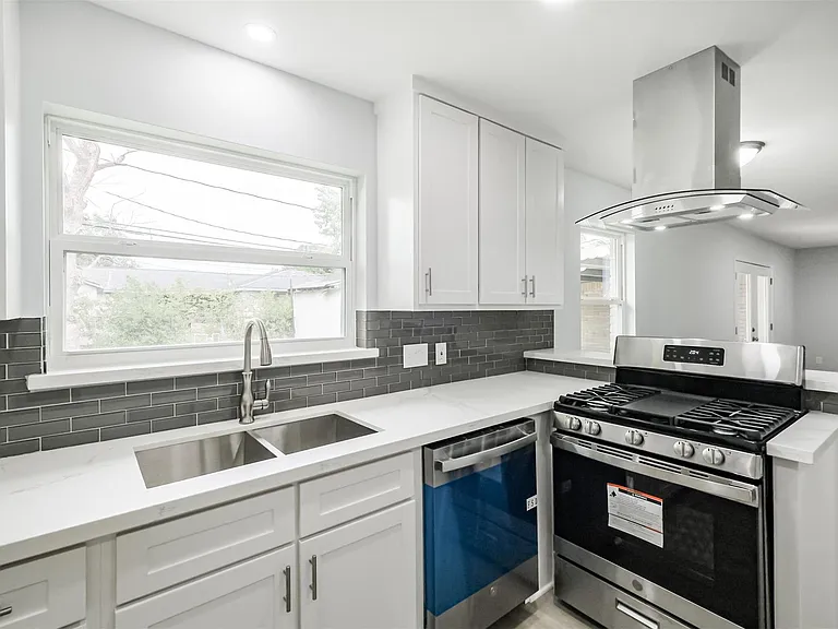 4314 Woodmont Dr — Photo 5