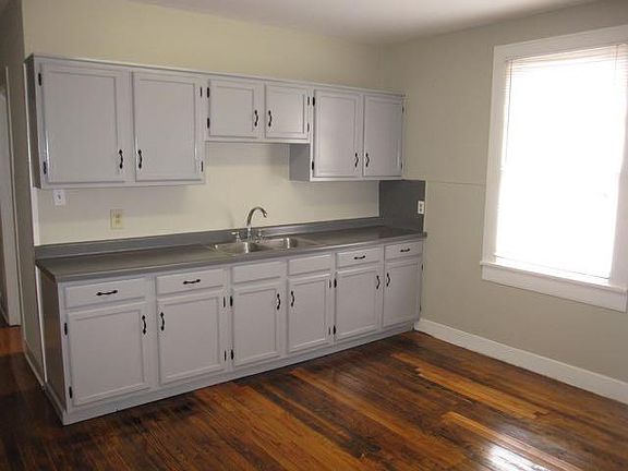 3rd image of 7709 Green St