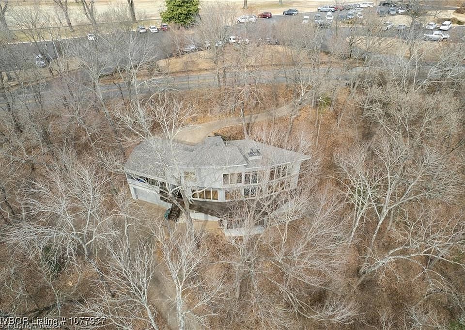 2nd image of 5212 Cliff Dr