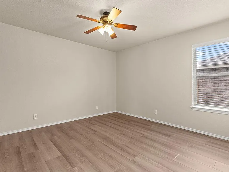 4703 Stonehaven Dr — Photo 27