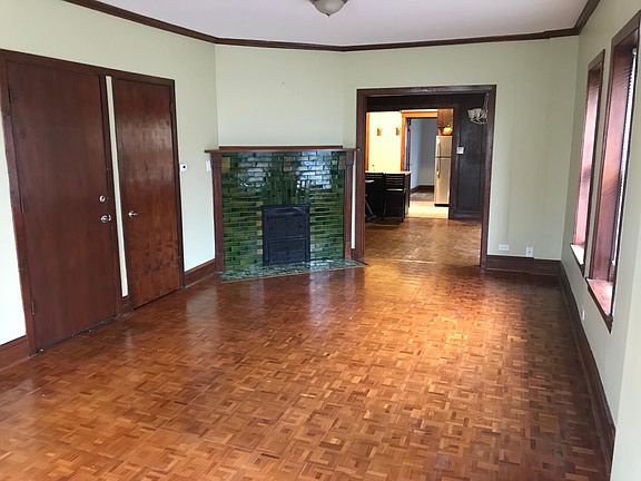 3rd image of 6056 W Eastwood Ave #1
