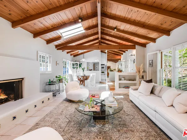 7431 Del Zuro Dr, Los Angeles, CA 90046
