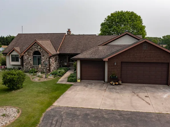 N11402 County Road D, Clintonville, WI 54929
