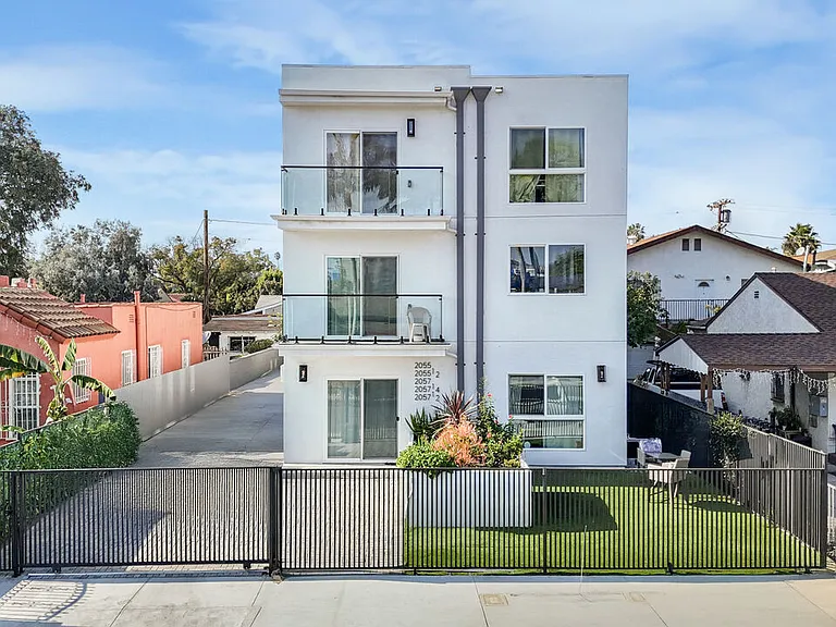 2057 2/4 S Garth Ave — Photo 36