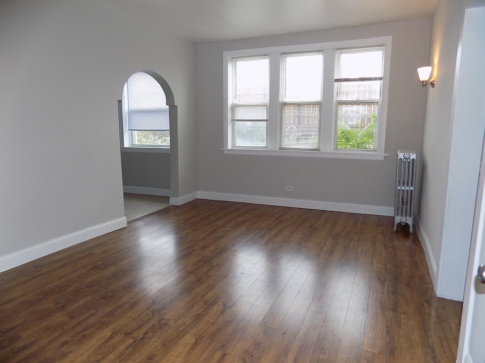 1st image of 3943 W Diversey Ave APT 018
