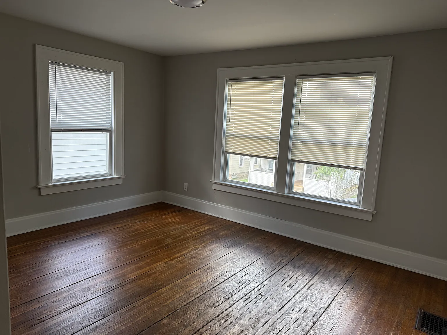 2118 Indiana Ave — Photo 3
