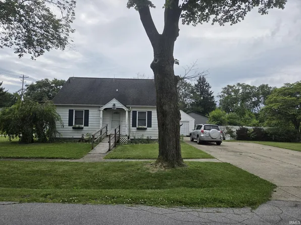 19700 Hildebrand St, South Bend, IN 46614
