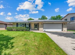 1809 N Aralia Dr, Mount Prospect, IL 60056