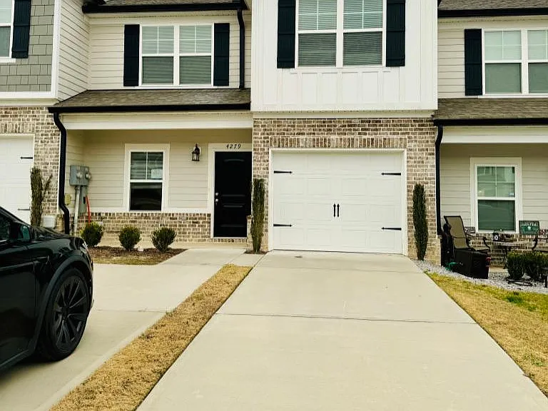 4279 Valencia Ln — Photo 1