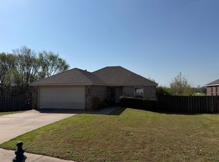 2480 Linden Cir, Springdale, AR 72764