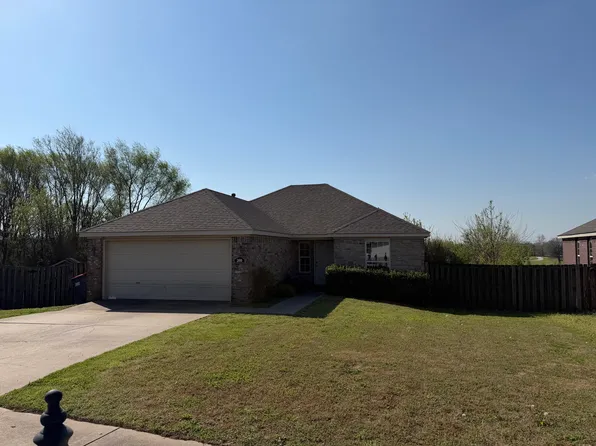 2480 Linden Cir, Springdale, AR 72764