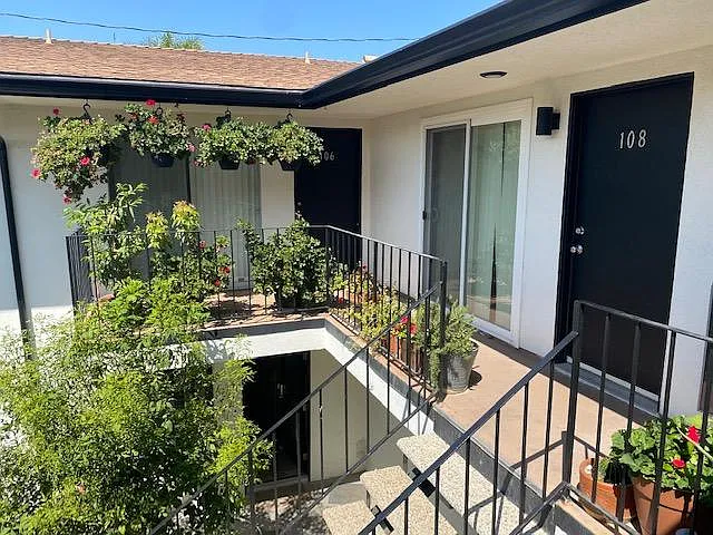 6025 Woodland St #104 — Photo 10