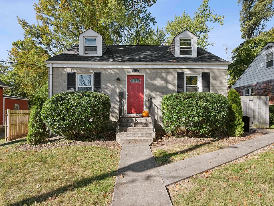 8406 49th Ave