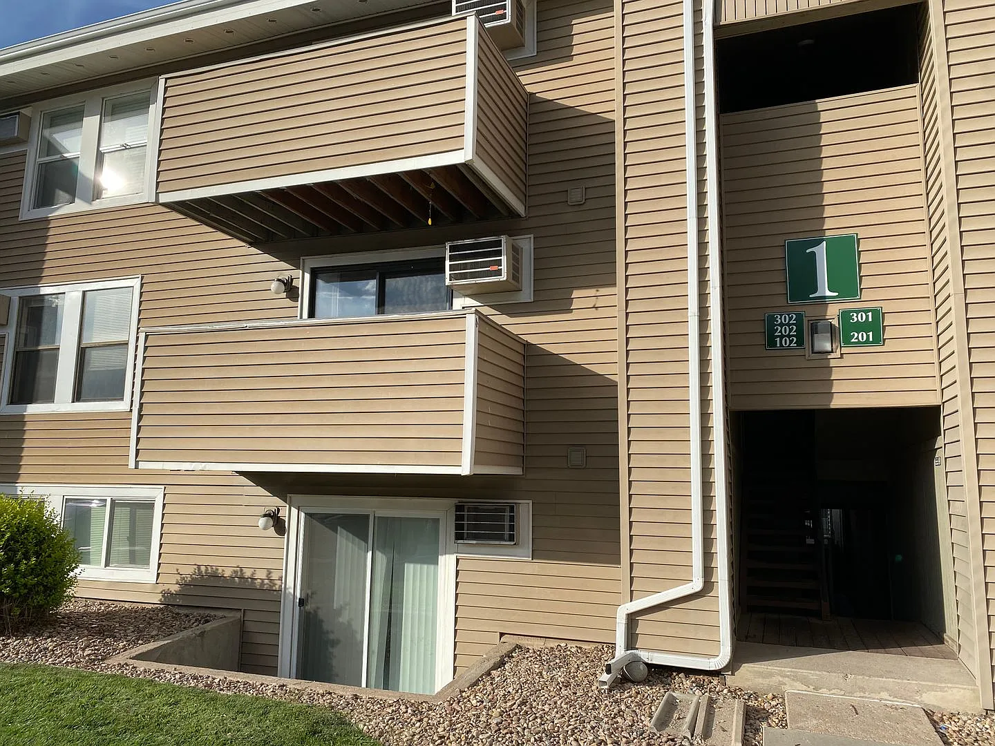 Oak Park Condo! License #BFN-0004006 — Photo 2