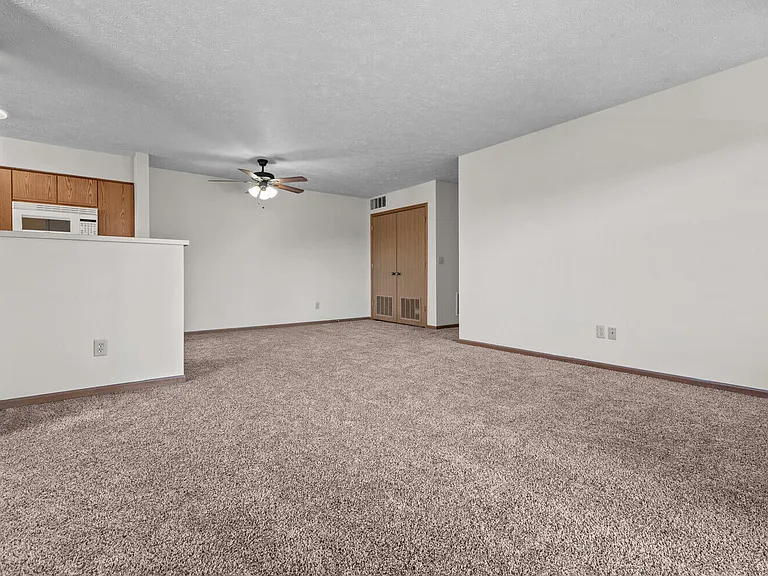 Brookstone Place Apartments — Photo 7