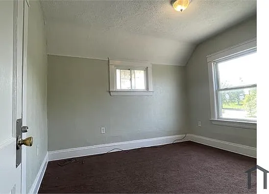 10301 Dickens Ave — Photo 10