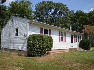 1939 Captain Dr, Salem, VA 24153