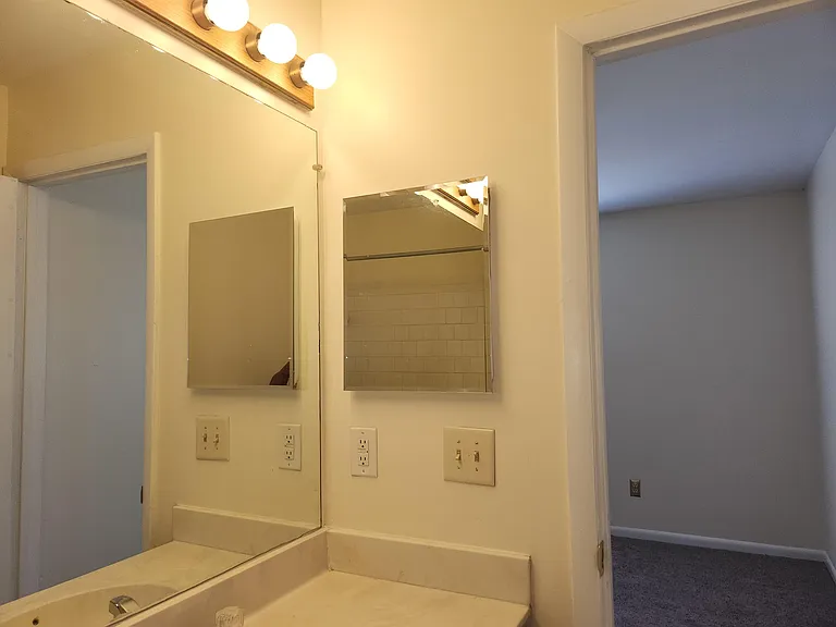 8212 Londonderry Ct — Photo 25