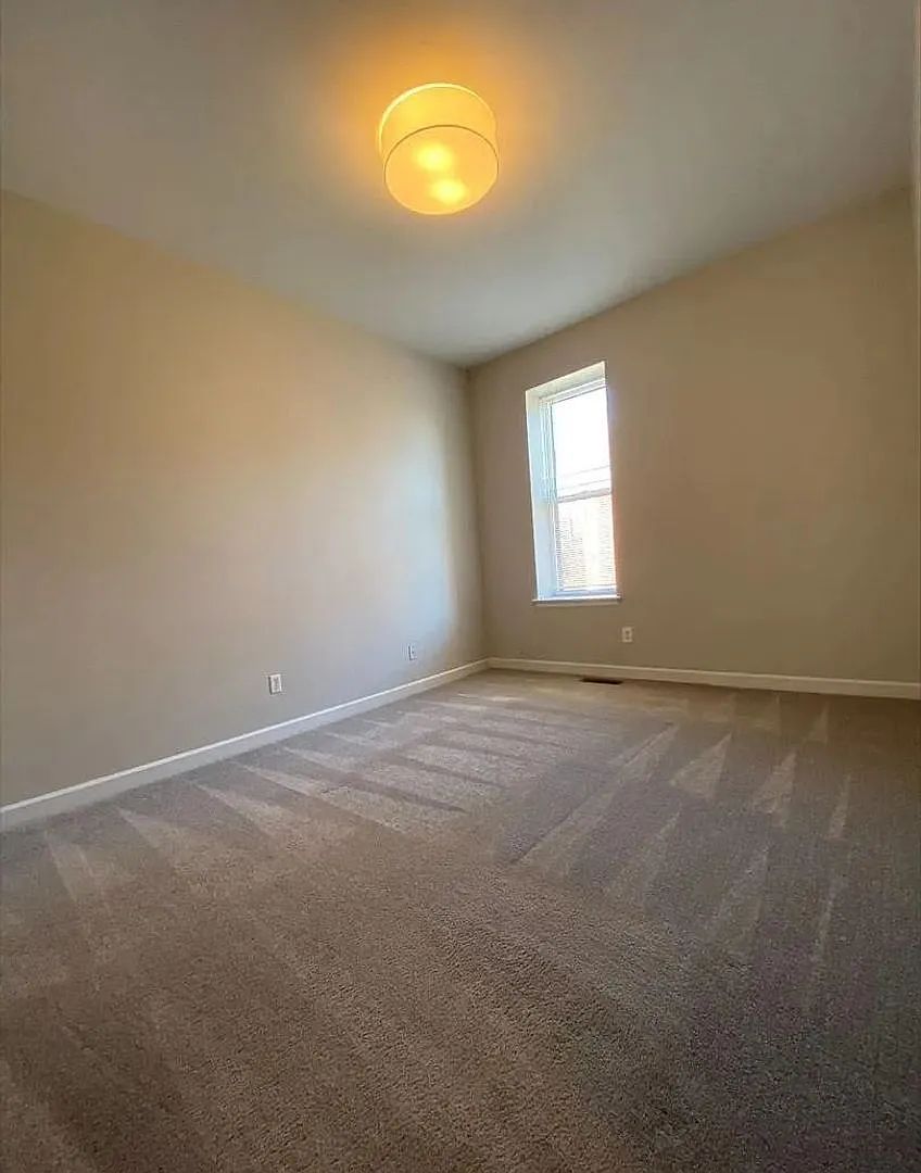 Clean, Bright & Beautifully Maintained 2BR/1BA in Shaw/Botanical! — Photo 4