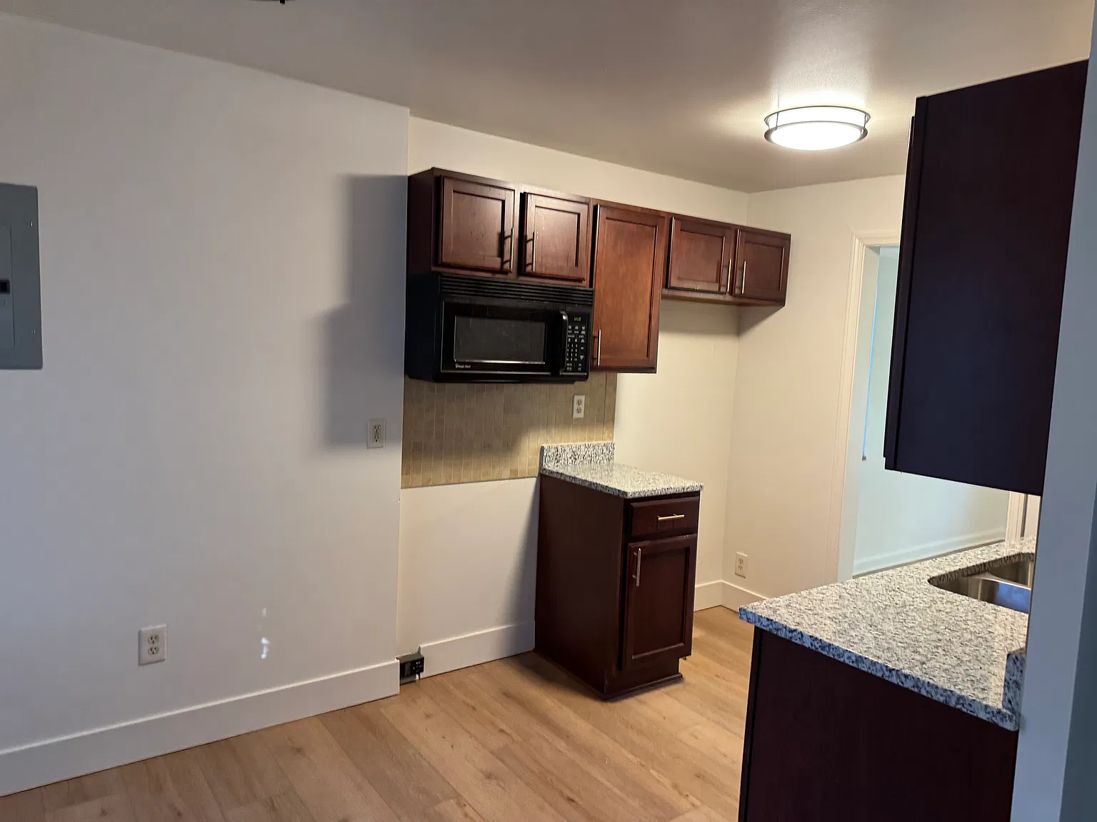 4 bed, 1287 sqft, $1,600 — Photo 4