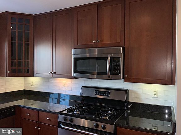 5th image of 4077 S Four Mile Run Dr Unit 304