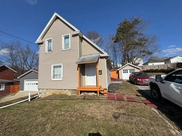 19 Phipps St, Franklin, PA 16323