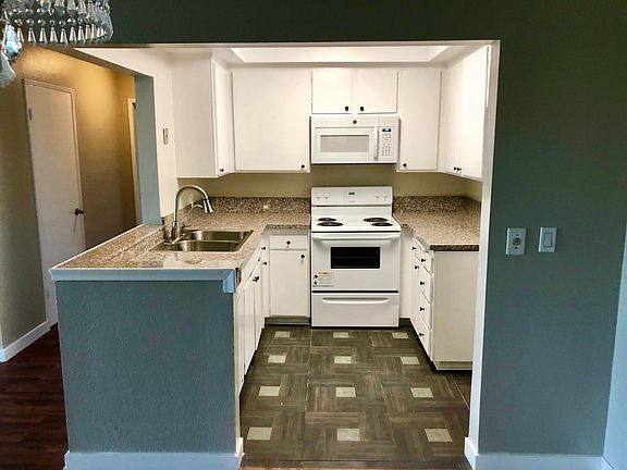2nd image of 12720 Burbank Blvd Unit 332