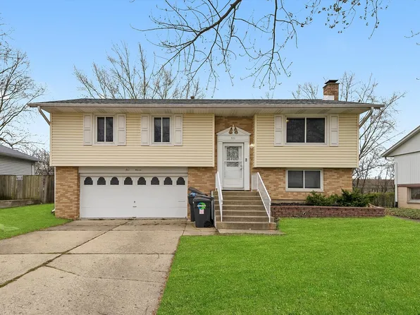 511 Freeman Ave, Streamwood, IL 60107