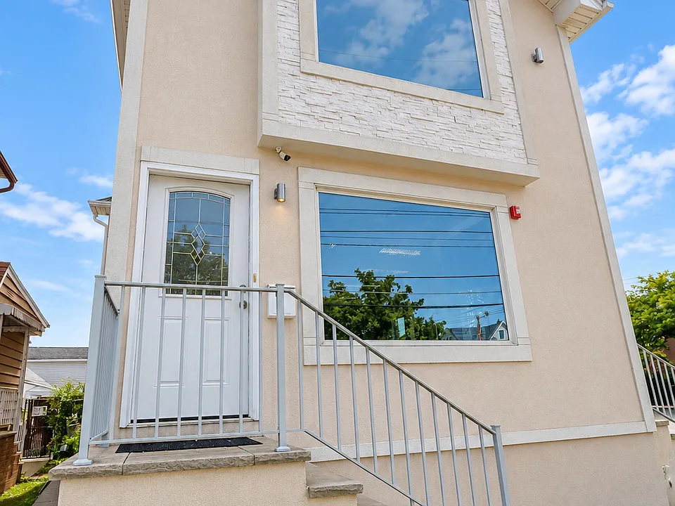 48 Locust Ave #1
