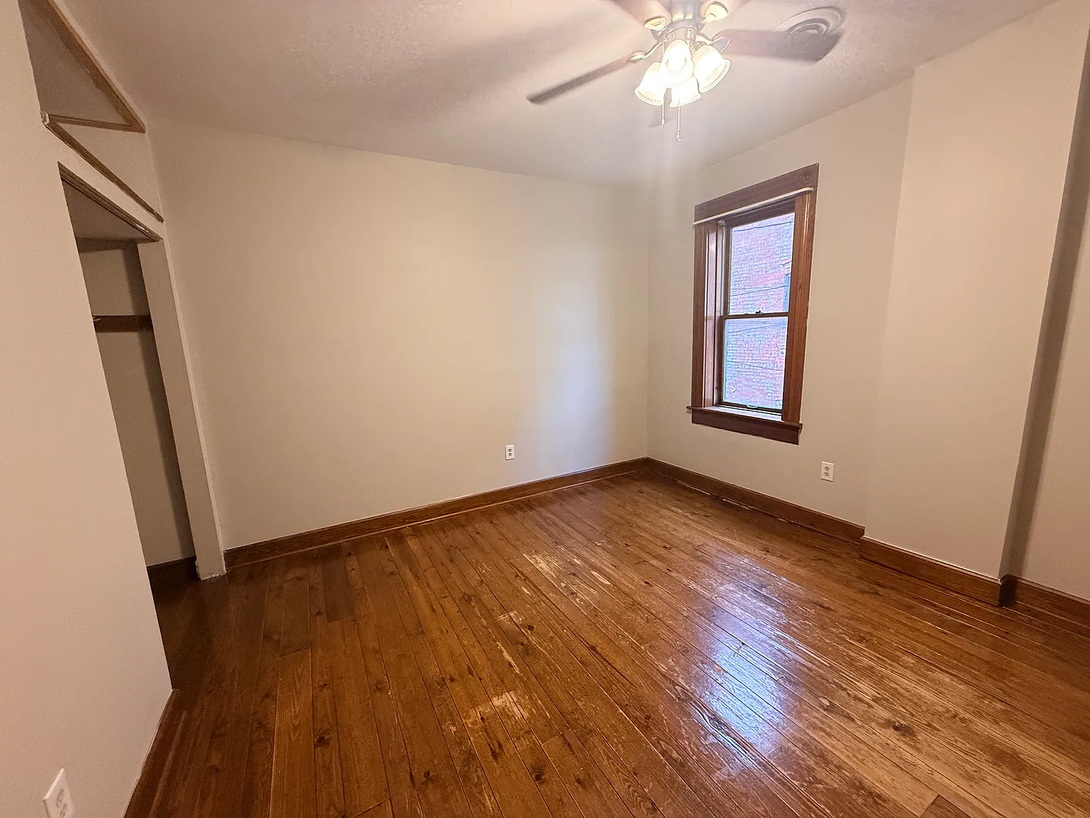 2 bed, 950 sqft, $1,399 — Photo 2